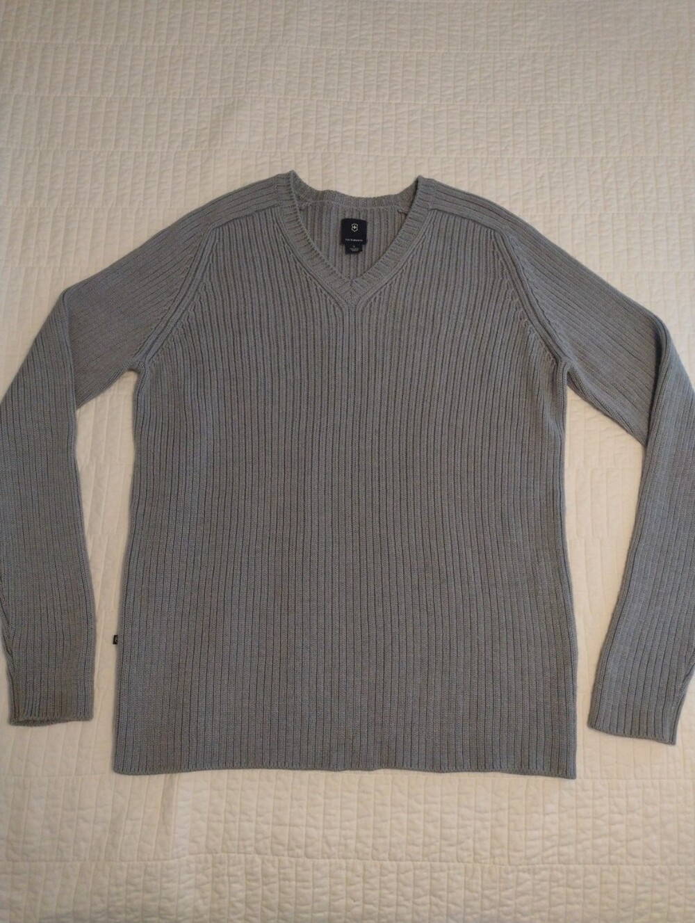 Victorinox Swiss Army Mens L 100% Wool Sweater Blue Ribbed Knit V-Neck